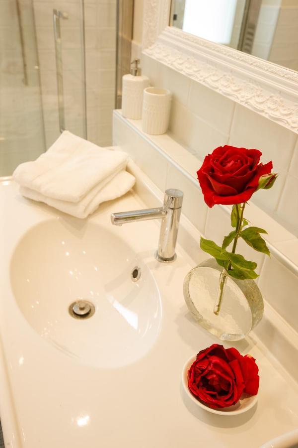 Villa Rachel Intra Ngoại thất bức ảnh