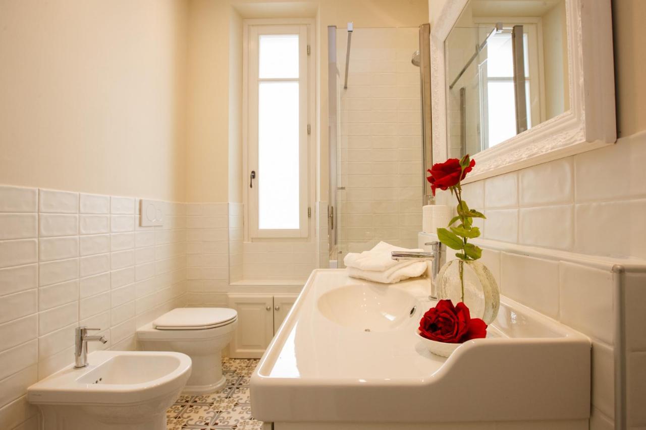 Villa Rachel Intra Ngoại thất bức ảnh