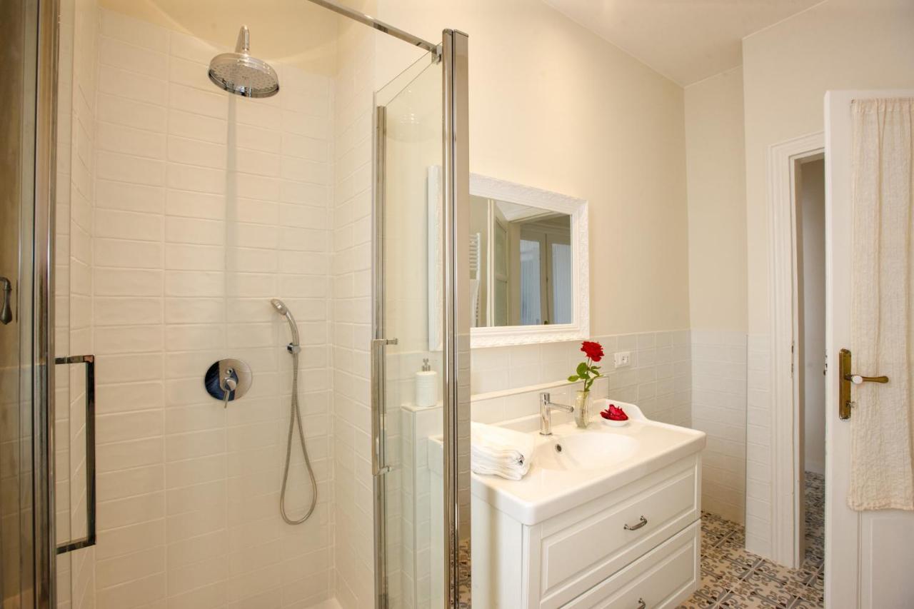 Villa Rachel Intra Ngoại thất bức ảnh
